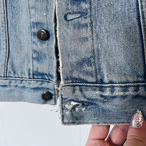 Vintage Gap Distressed Denim Jacket - Picture 9 of 16